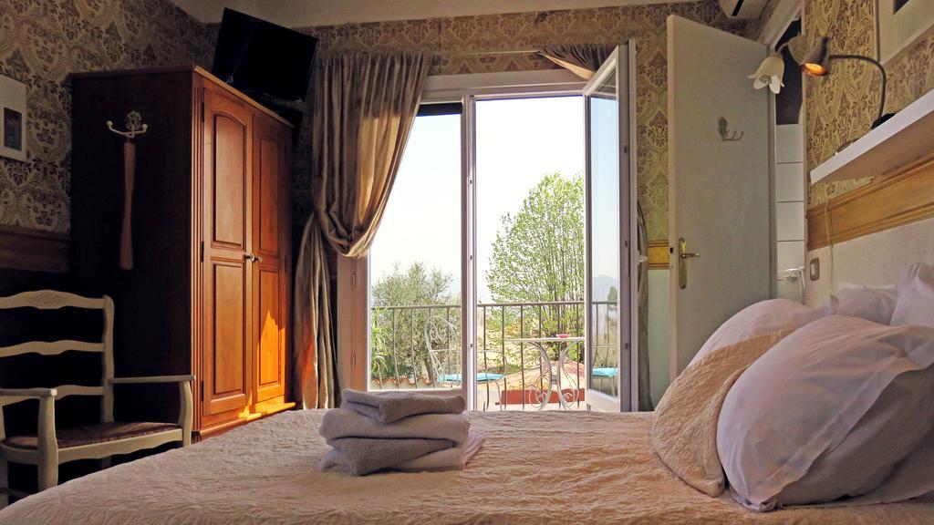 Hotel Mon Soleil Ла-Год Екстер'єр фото